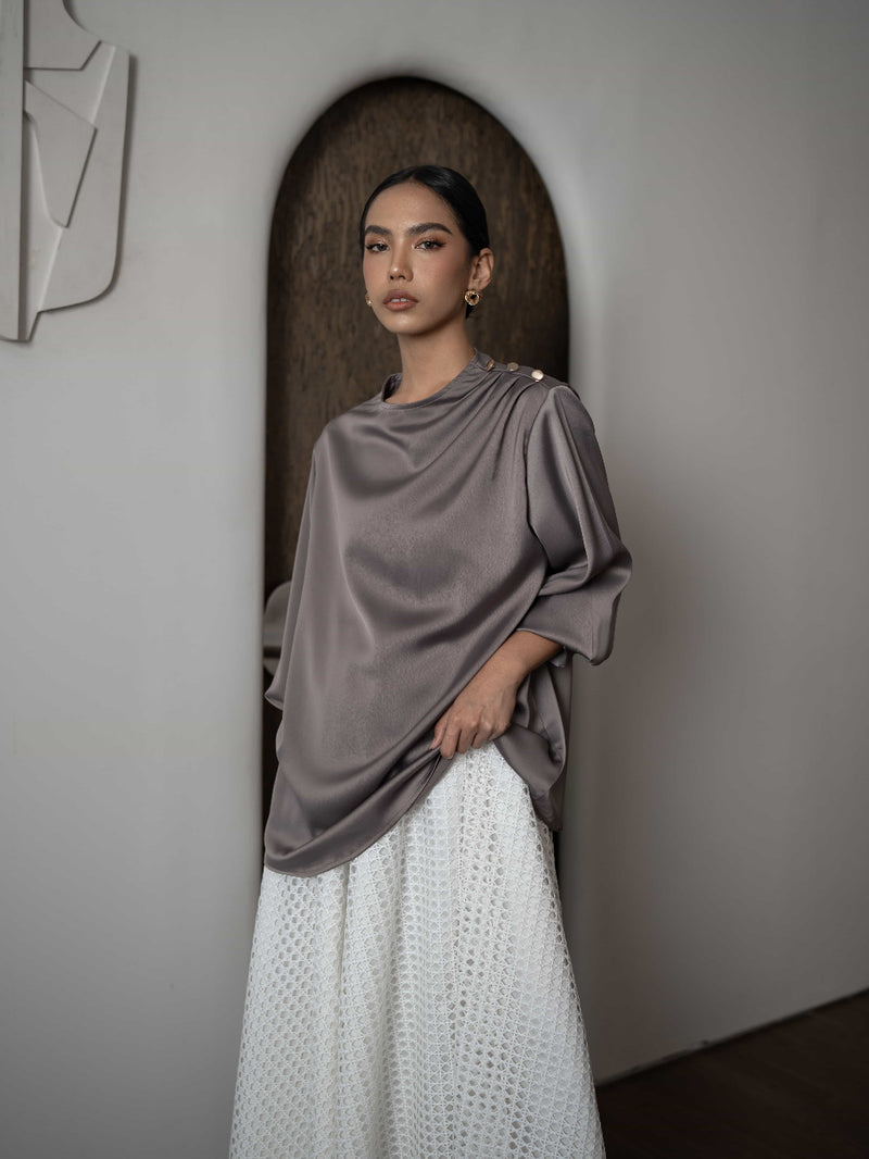 Mayoutfit Adorra Blouse | Blus Wanita Textured Silk Aksen Lipit Kancing Bahu