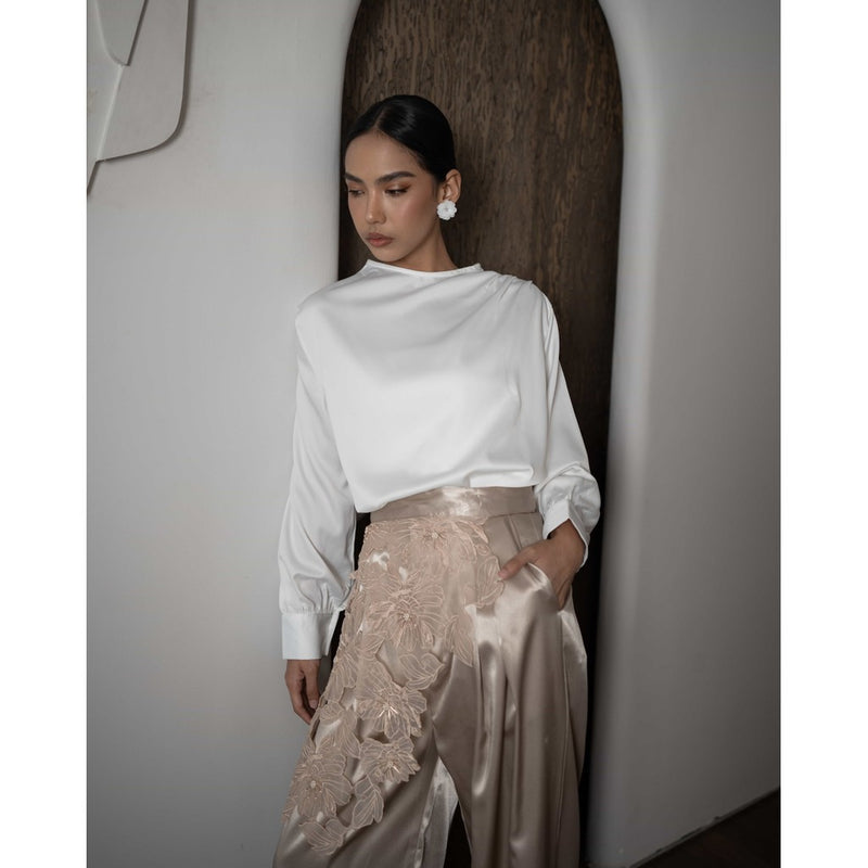 Mayoutfit Adorra Blouse | Blus Wanita Textured Silk Aksen Lipit Kancing Bahu